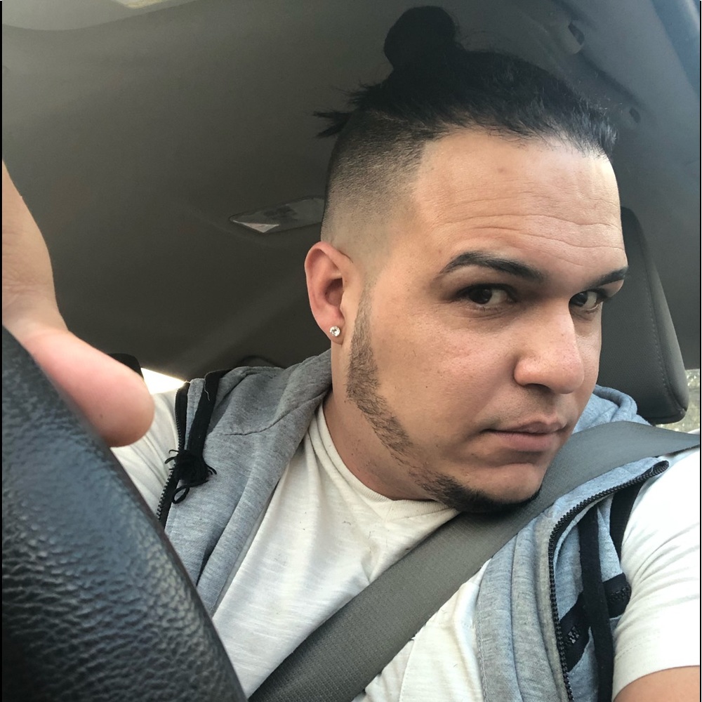 Meet your Posher, Dayron